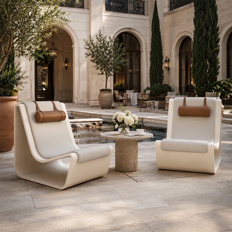 Poltrona lounge da esterno Curve in FRP