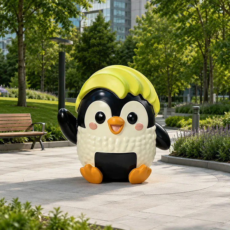 Simpatica scultura di pinguino in FRP