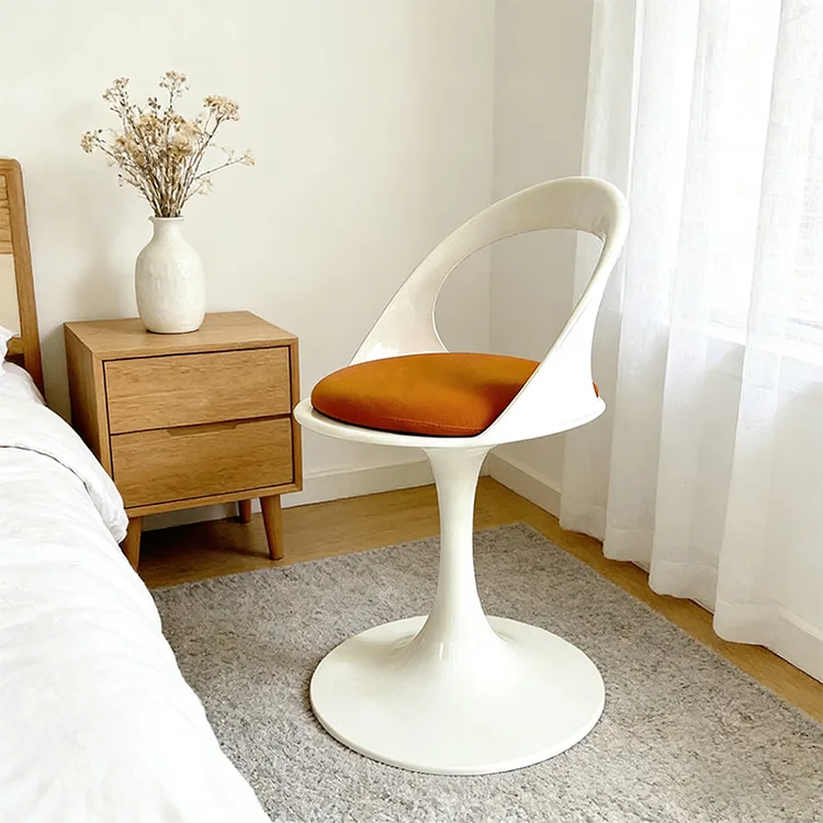 Poltrona lounge moderna in FRP con ritaglio Tulip